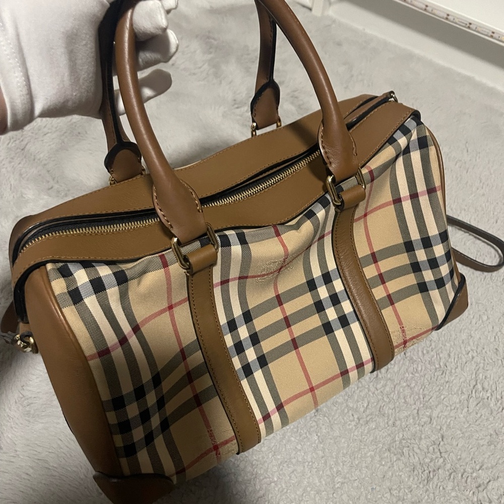 Burberry Beige Plaid Boston bag with strap